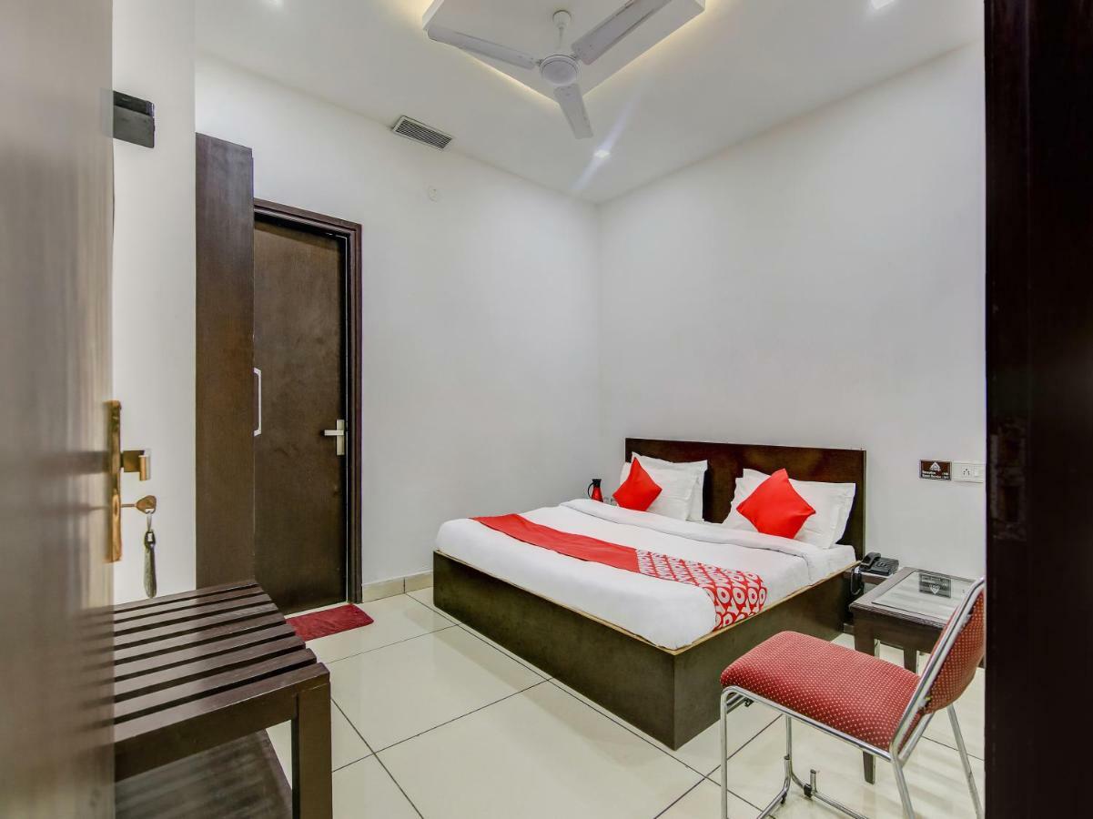 Oyo 27999 Hotel Deep Sirsa Extérieur photo