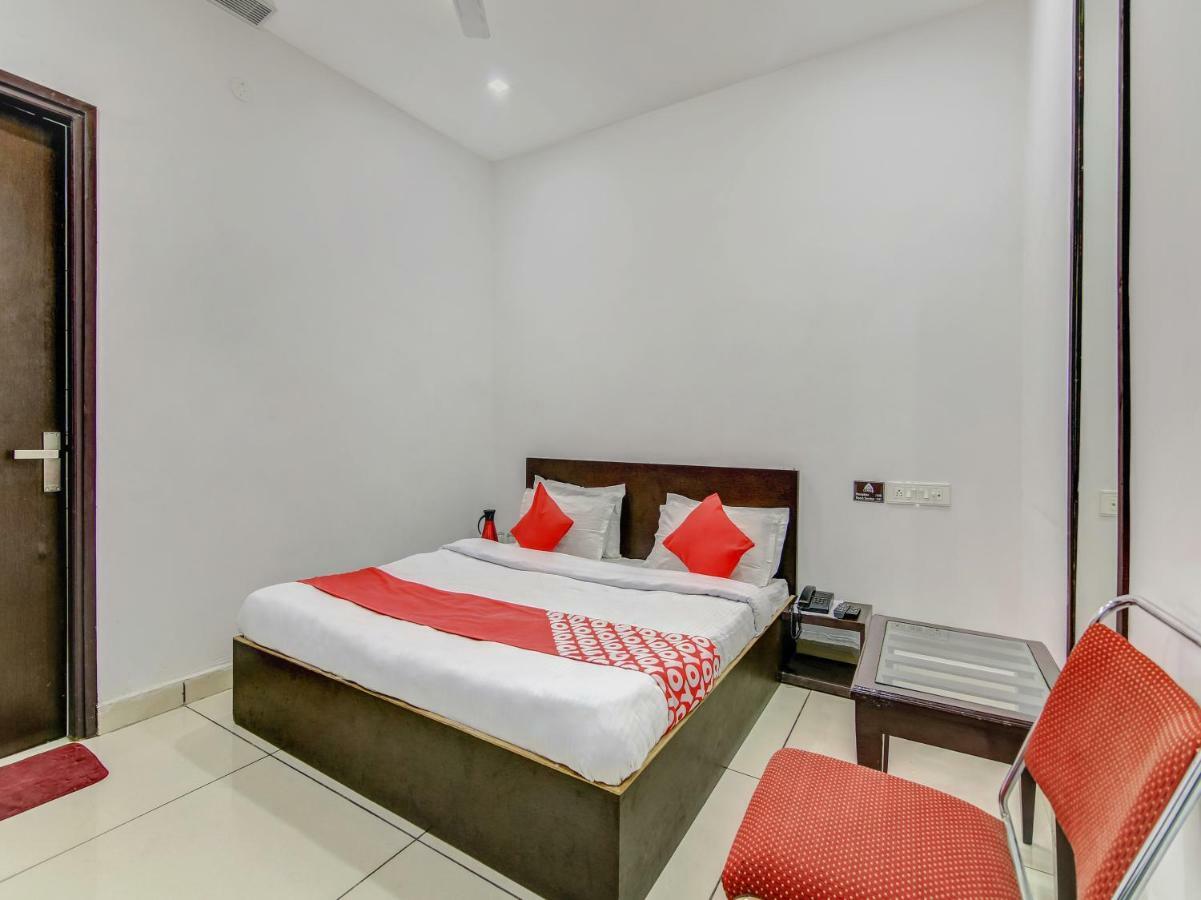 Oyo 27999 Hotel Deep Sirsa Extérieur photo